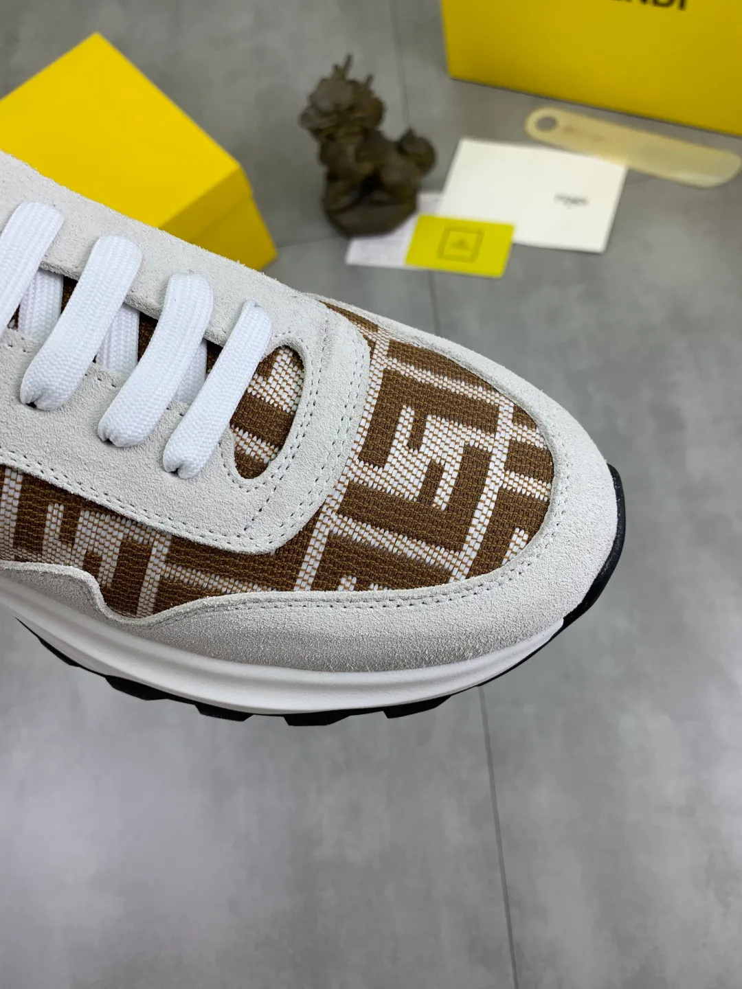 ​Men's shoes 💰P440 💰【New】Little monster 🆘 New FENDI 🕶️🕶️Simple routing effect, showing an elegant and cool driving shoe 🎬Using imported calfskin + first-layer pigskin lining🐂Excellent material🎬Detailed workmanship 🤗Comfortable foot feel➰➰. ​Pair it with any outfit to show your taste and temperament, low-key luxury ♻️Design ​simple and elegant ​noble and fashionable 🍃​Very loved and favored by trendy men 💓❤️Size: 38-44 (45 customized) 3️⃣ colors available